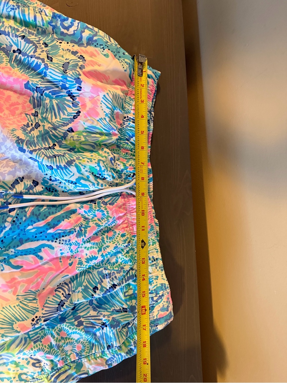 Lilly Pulitzer Men’s Blue & Pink Capri Trunk Swim Shorts - Picture 6 of 7